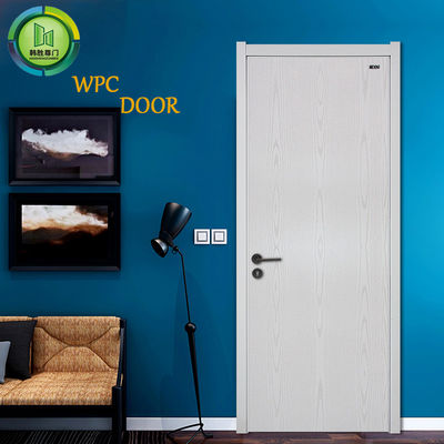 Un buen precio. Uso residencial del dormitorio del grueso de las puertas 45m m de la entrada WPC de la prenda impermeable en línea