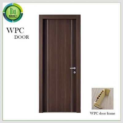 Un buen precio. Deformación anti de madera de Wpc del patio de la base de la puerta sólida residencial del dormitorio en línea