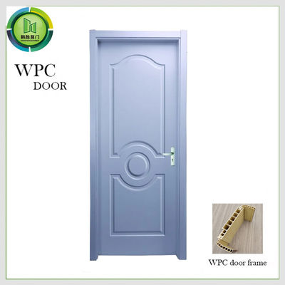 Un buen precio. Pintura Puerta de WPC Puerta interior moderna con marco de WPC resistente a la humedad, diseño insonorizado y tratamientos de superficie personalizables en línea