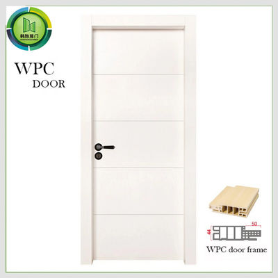 Un buen precio. Puerta llana de pintura de WPC en línea