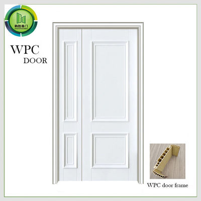 Un buen precio. Puerta doble desigual de WPC, puertas dobles interiores para el apartamento en línea