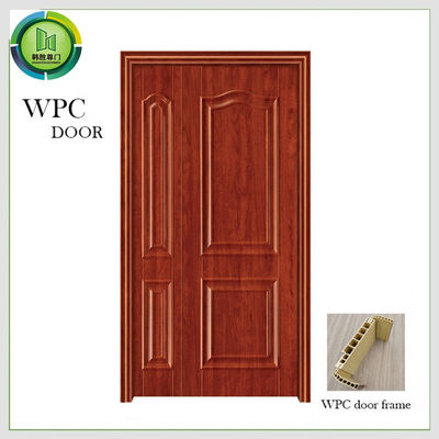 Un buen precio. Uso de acabado superficial doble impermeable del dormitorio del PVC Laminted de las puertas de la entrada WPC en línea
