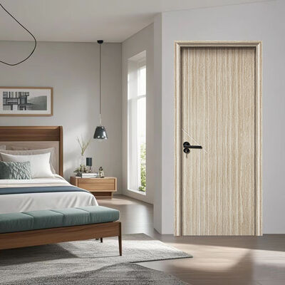 Un buen precio. Puerta interior de WPC hueca de compuestos con aislamiento térmico y tratamientos de superficie personalizables para el interior en línea